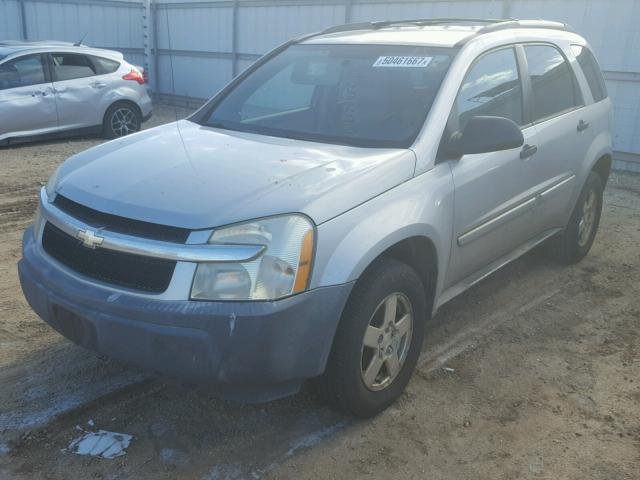 2CNDL13F756136411 - 2005 CHEVROLET EQUINOX LS SILVER photo 2