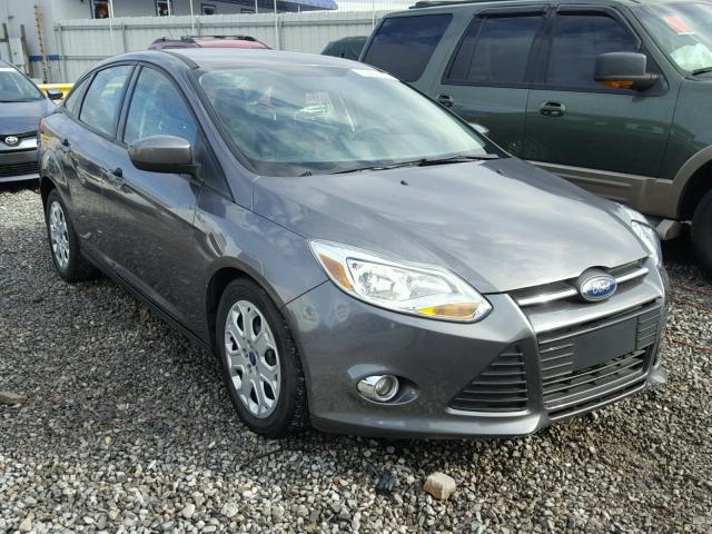 1FAHP3F2XCL146875 - 2012 FORD FOCUS SE GRAY photo 1