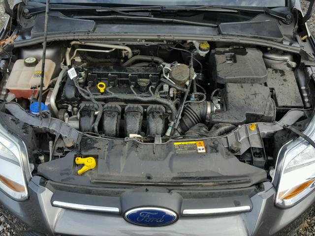 1FAHP3F2XCL146875 - 2012 FORD FOCUS SE GRAY photo 7