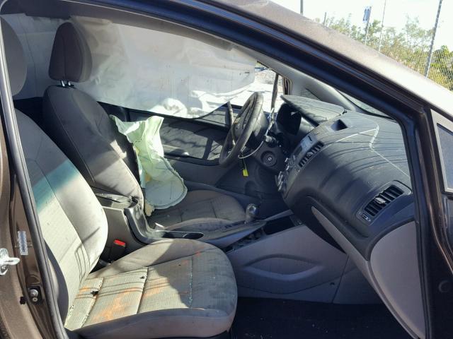 KNAFX4A69F5329644 - 2015 KIA FORTE LX GRAY photo 5