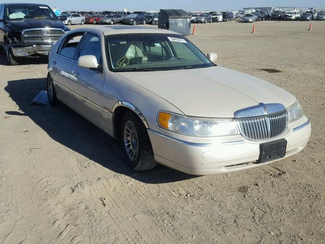 1LNHM83W1YY783859 - 2000 LINCOLN TOWN CAR C WHITE photo 1