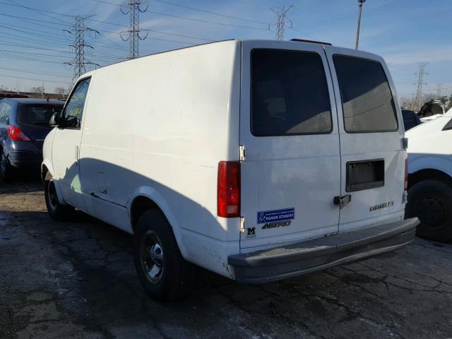 1GCDM19W21B158137 - 2001 CHEVROLET ASTRO WHITE photo 3