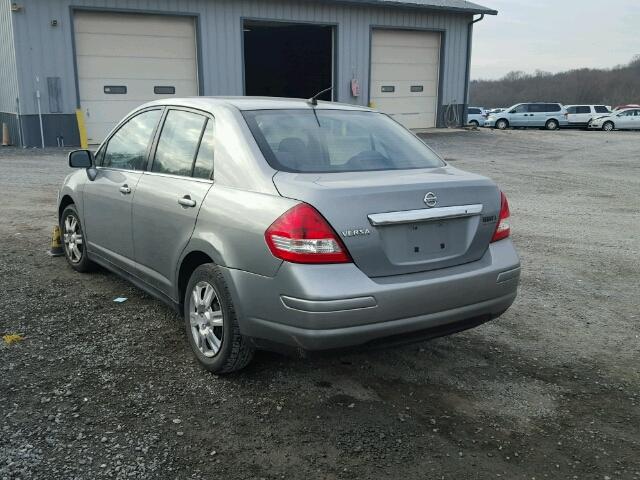 3N1BC11E99L374383 - 2009 NISSAN VERSA S GRAY photo 3