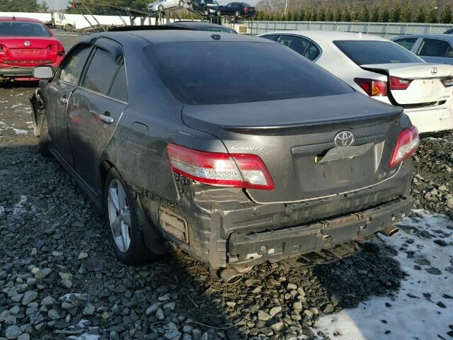 4T1BK3EK9BU619685 - 2011 TOYOTA CAMRY SE GRAY photo 3