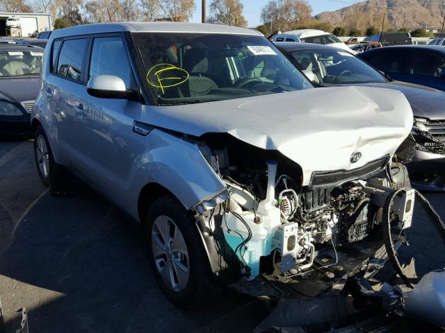 KNDJN2A24G7872667 - 2016 KIA SOUL SILVER photo 1