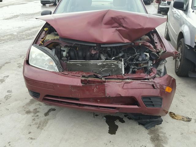 1FAFP34N16W188925 - 2006 FORD FOCUS ZX4 MAROON photo 7