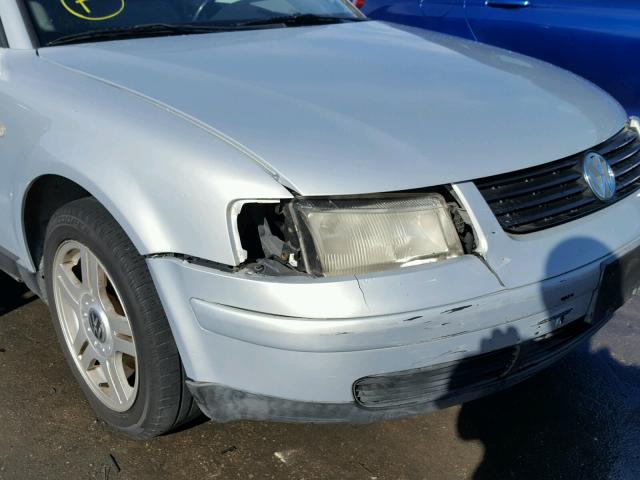 WVWPD23B5YP433652 - 2000 VOLKSWAGEN PASSAT GLX SILVER photo 9