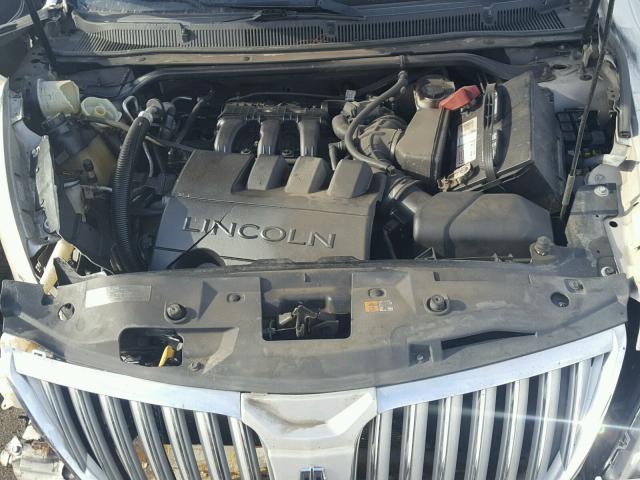 1LNHM94R59G620623 - 2009 LINCOLN MKS BEIGE photo 7