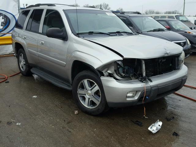 1GNDT13S752286508 - 2005 CHEVROLET TRAILBLAZE SILVER photo 1