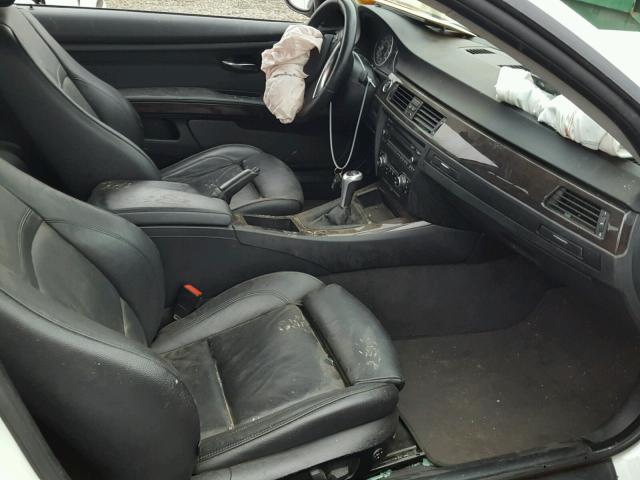 WBAKF9C5XBE247368 - 2011 BMW 335 XI WHITE photo 5