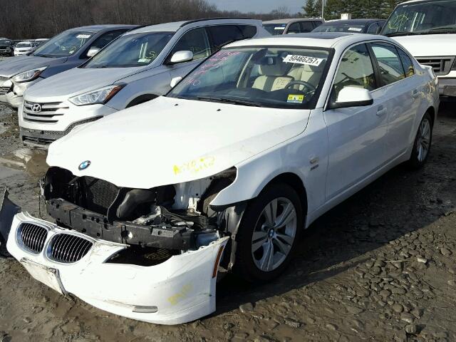 WBANV1C5XAC445833 - 2010 BMW 528 XI Beyaz fotoğraf 2