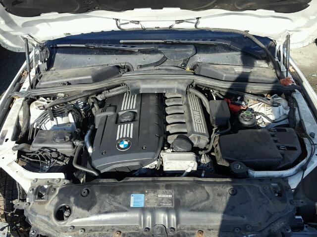 WBANV1C5XAC445833 - 2010 BMW 528 XI WHITE photo 7