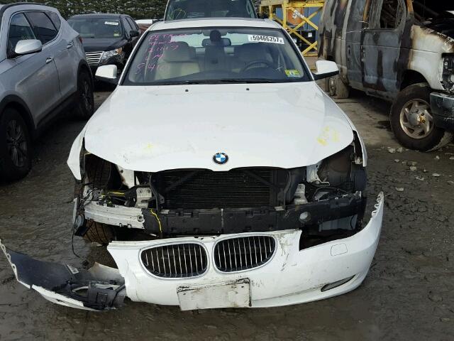 WBANV1C5XAC445833 - 2010 BMW 528 XI WHITE photo 9