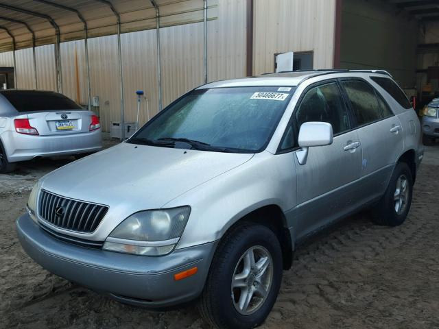 JT6GF10U7X0012542 - 1999 LEXUS RX 300 SILVER photo 2