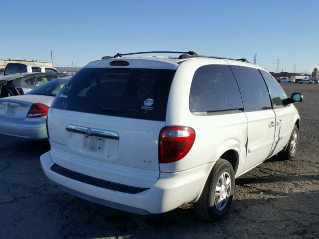 2C4GP44R45R176315 - 2005 CHRYSLER TOWN & COU WHITE photo 4