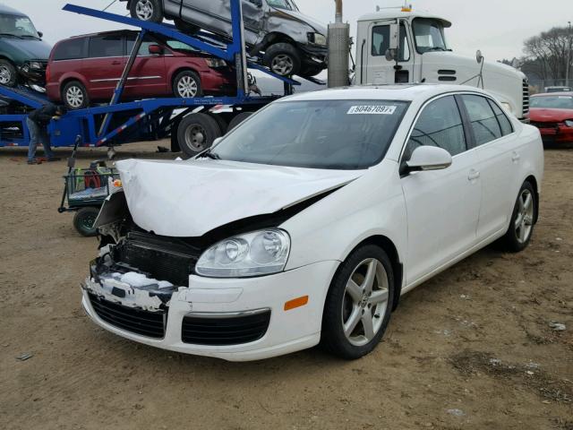 3VWRL71K69M090446 - 2009 VOLKSWAGEN JETTA TDI WHITE photo 2