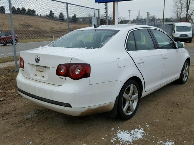 3VWRL71K69M090446 - 2009 VOLKSWAGEN JETTA TDI WHITE photo 4