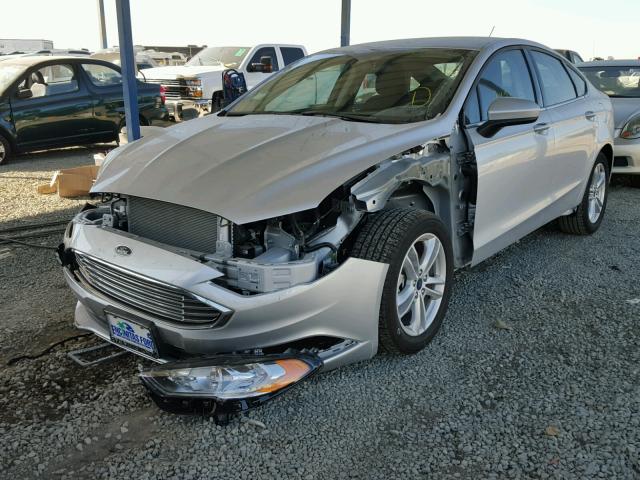 3FA6P0H71JR104561 - 2018 FORD FUSION SE SILVER photo 2