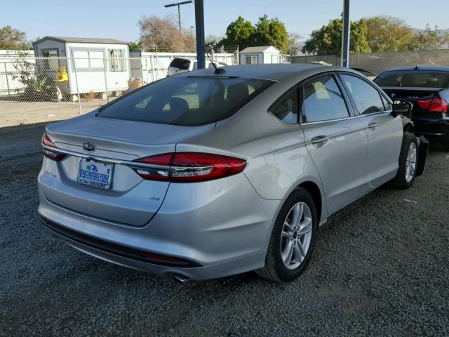 3FA6P0H71JR104561 - 2018 FORD FUSION SE SILVER photo 4