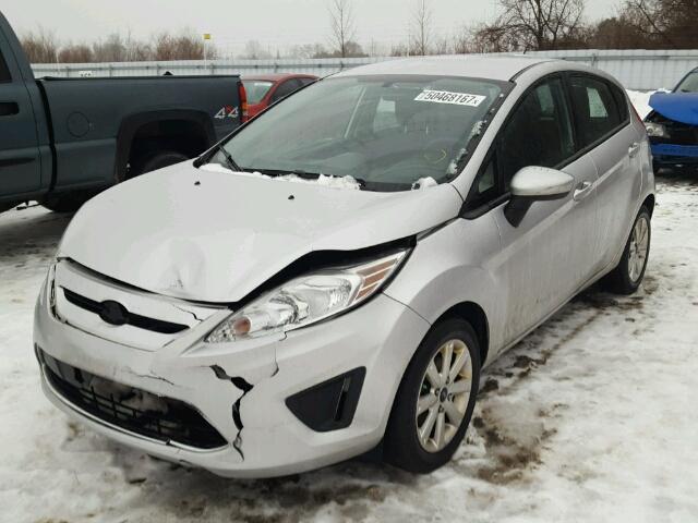 3FADP4EJ9BM184950 - 2011 FORD FIESTA SE SILVER photo 2