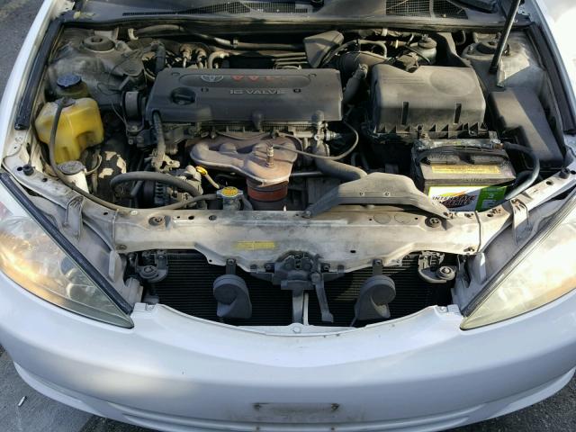 JTDBE32K640250732 - 2004 TOYOTA CAMRY LE WHITE photo 7