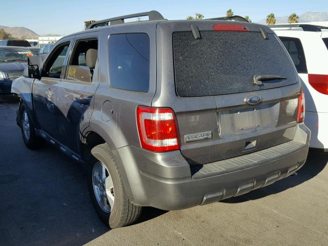 1FMCU0D72BKA33528 - 2011 FORD ESCAPE XLT GRAY photo 3