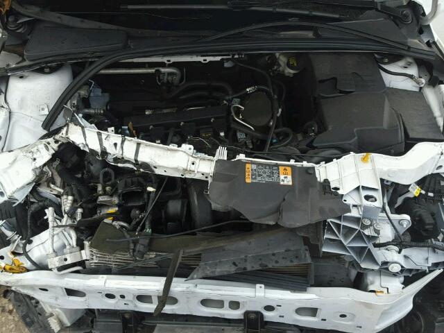 1FADP3F21FL263053 - 2015 FORD FOCUS SE WHITE photo 7