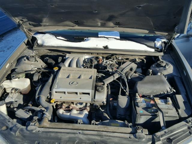 JT8BF28G3W5040975 - 1998 LEXUS ES 300 GRAY photo 7