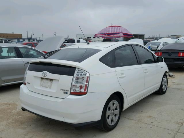 JTDKB20U477572983 - 2007 TOYOTA PRIUS WHITE photo 4