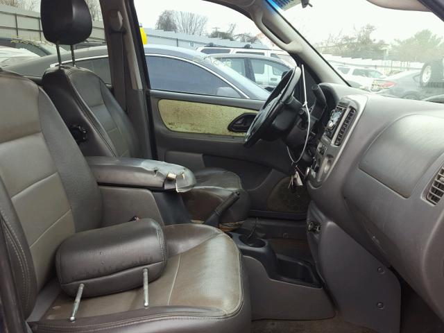 1FMYU93133KA70340 - 2003 FORD ESCAPE XLT BLUE photo 5