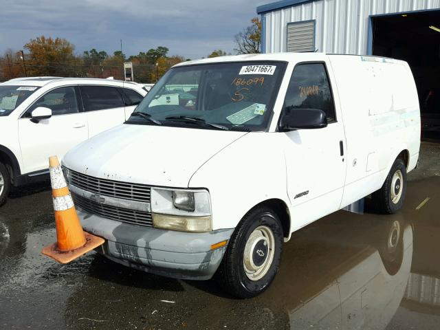 1GCDM19W7WB186099 - 1998 CHEVROLET ASTRO WHITE photo 2