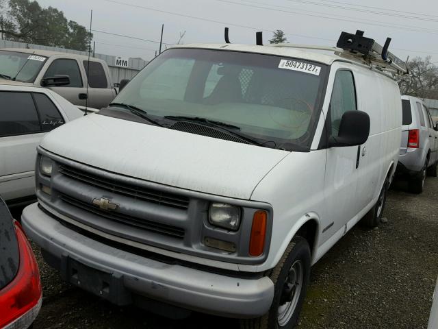 1GCHG35R111170158 - 2001 CHEVROLET EXPRESS G3 WHITE photo 2