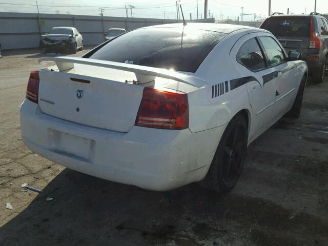 2B3KA43R08H153090 - 2008 DODGE CHARGER WHITE photo 4