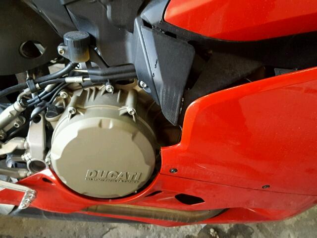 ZDM14BYW9FB025803 - 2015 DUCATI SUPERBIKE RED photo 7