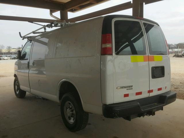 1GCWGFCA5D1141465 - 2013 CHEVROLET EXPRESS G2 WHITE photo 3