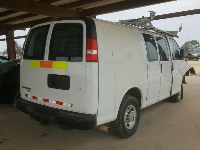 1GCWGFCA5D1141465 - 2013 CHEVROLET EXPRESS G2 WHITE photo 4