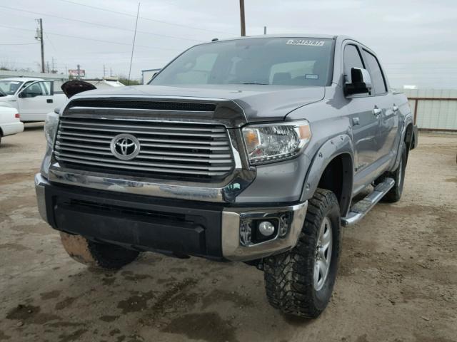 5TFHW5F15HX644417 - 2017 TOYOTA TUNDRA CRE SILVER photo 2