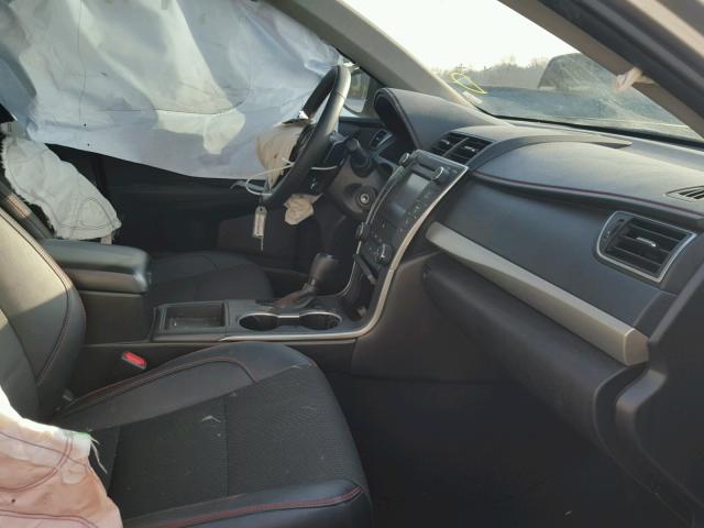 4T1BF1FK8HU303954 - 2017 TOYOTA CAMRY LE ბეჟი ფოტო 5