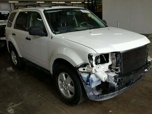 1FMCU03769KD08555 - 2009 FORD ESCAPE XLT WHITE photo 1