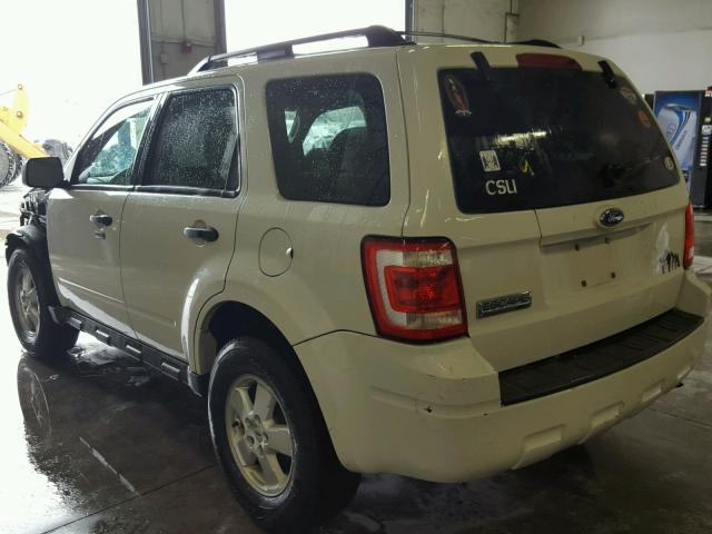 1FMCU03769KD08555 - 2009 FORD ESCAPE XLT WHITE photo 3