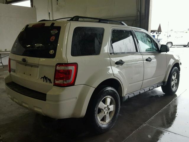 1FMCU03769KD08555 - 2009 FORD ESCAPE XLT WHITE photo 4