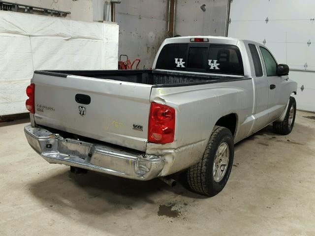 1D7HW42N85S315177 - 2005 DODGE DAKOTA SLT SILVER photo 4