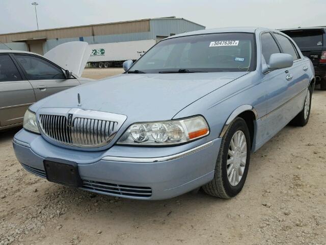 1LNHM81W45Y658336 - 2005 LINCOLN TOWN CAR S BLUE photo 2