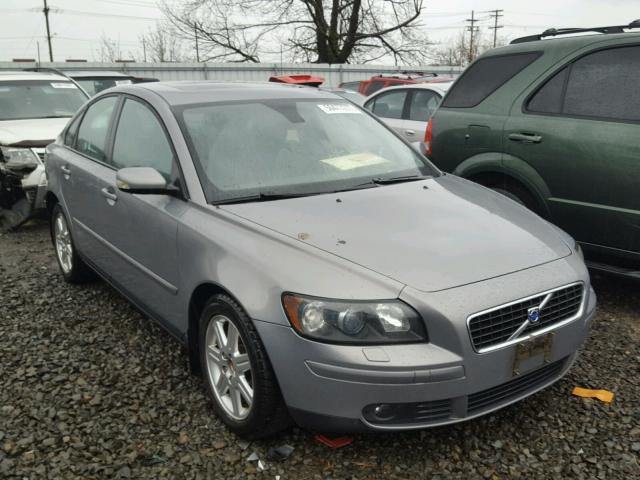 YV1MS682852121059 - 2005 VOLVO S40 T5 SILVER photo 1