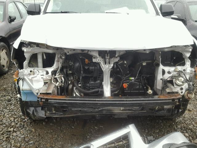 4F2CY9C72AKM02983 - 2010 MAZDA TRIBUTE I SILVER photo 9