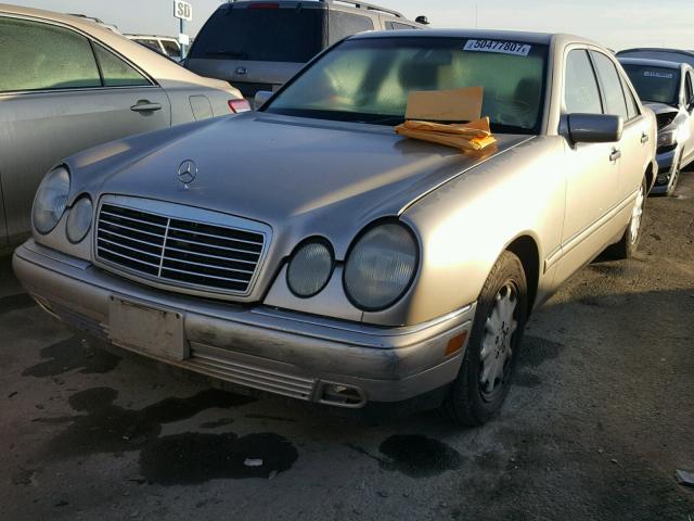 WDBJF65H8XA887306 - 1999 MERCEDES-BENZ E 320 CREAM photo 2