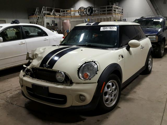 WMWSU3C52CT543517 - 2012 MINI COOPER WHITE photo 2