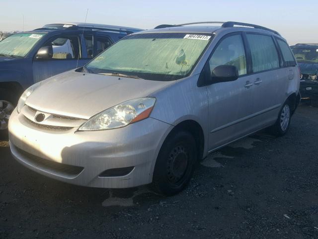 5TDZA23C26S535360 - 2006 TOYOTA SIENNA CE SILVER photo 2