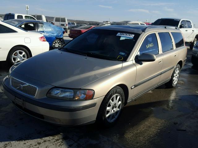 YV1SW61R021174374 - 2002 VOLVO V70 TAN photo 2