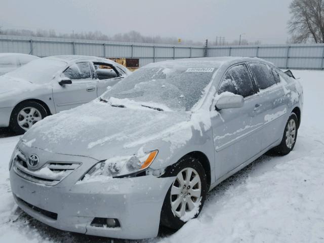 4T1BE46K07U137075 - 2007 TOYOTA CAMRY NEW SILVER photo 2